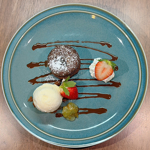 フォンダンショコラ  ミルクアイス添え